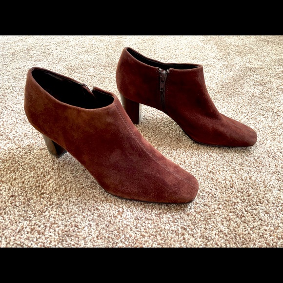Anne Klein suede ankle boots 7.5 - Picture 1 of 4